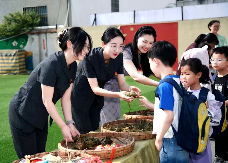 發粽子.jpg